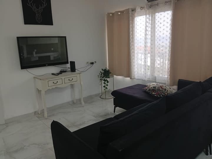 דירת 3 חדרים עם נוף לכנרת    3 Room Apartment - Israel