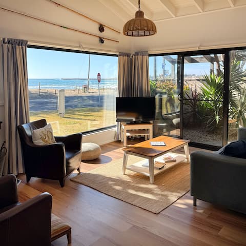 Top Airbnb: Oceanfront Villa • 30m to Beach | Pets Welcome in Apollo Bay