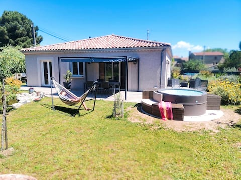 New house 4 people. Garden Jacuzzi 5 min. Aubenas