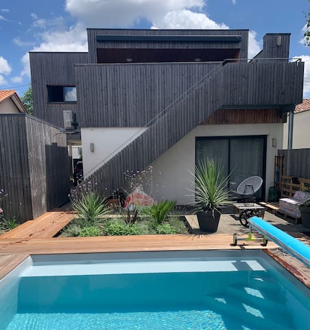 Maison avec piscine à 10 min du centre de Bordeaux