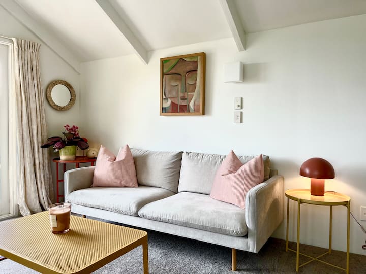 The Artist’s Gatehouse: Short Stays In Style - Waiheke Island