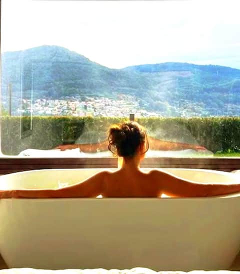 New house in Vigo-Mos with fireplace and jacuzzi.