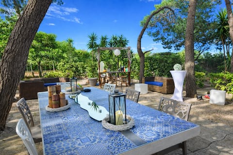 Panoramic 4-bedroom apartment near the sea