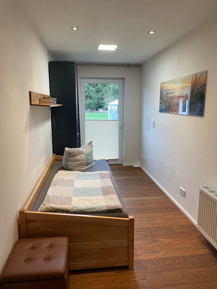 Спална соба 3 – малата спална соба е на приземјето.