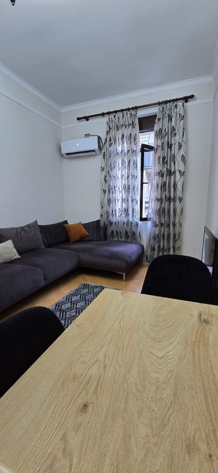Central Apartment, Over The River - Tirana