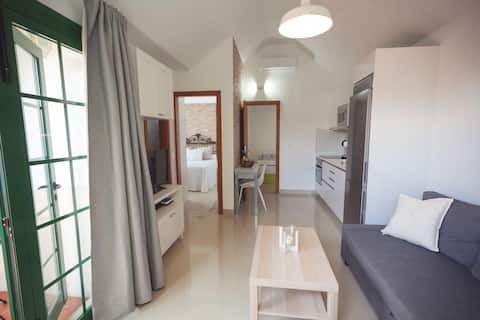 Top performing Airbnb: Ahtha Green Bungalow, Maspalomas in San Bartolomé De Tirajana