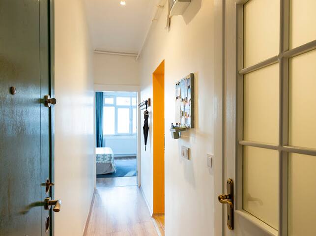 Two Flats in the same building for big groups gallery image 5