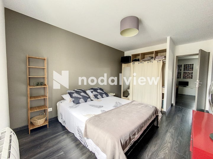 Hermosa habitación de 15 m2 con cama de 160 cm - Almacenamiento - TV