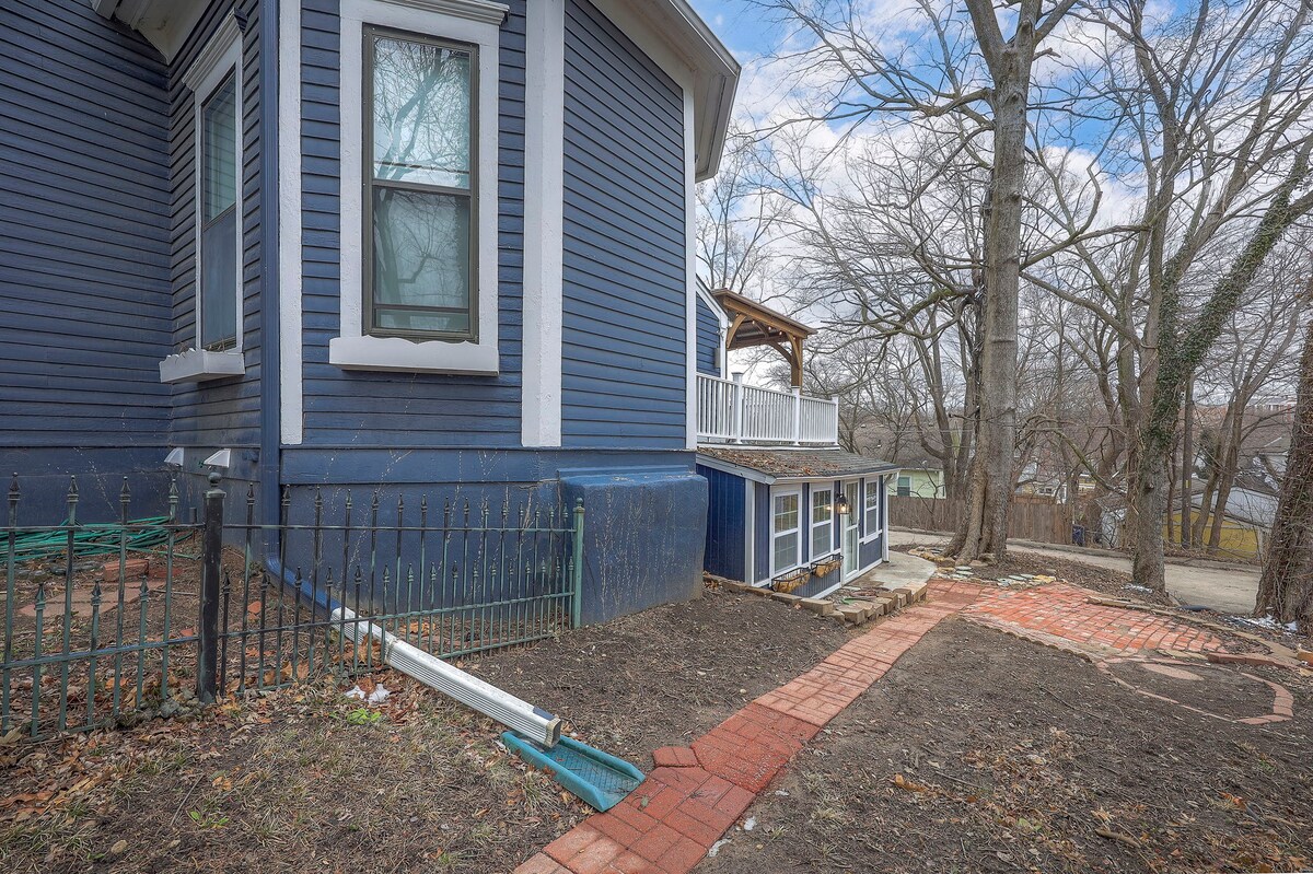 Historic Downtown Liberty Home - B - Houses for Rent in Liberty, Missouri,  United States - Airbnb