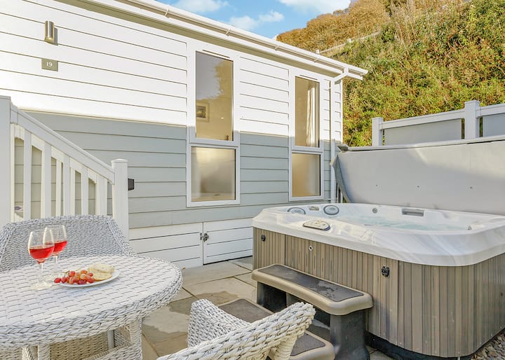 Cairnwood Premier - Ilfracombe