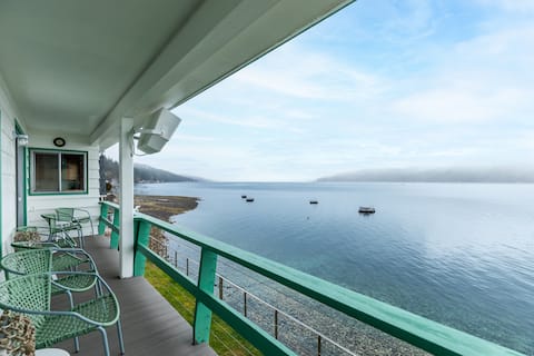 Hood Canal Beach House*Hot Tub*Kayaks*Paddleboards