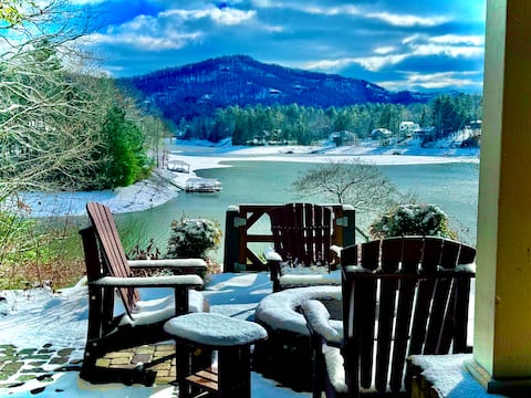 Lake Cottage Kayak/Firepit/Dock/Pool Table/hot tub