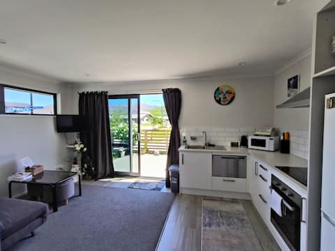 Top Airbnb: Self contained unit hosted by Ramona in Lake Hayes Estate Shotover Country