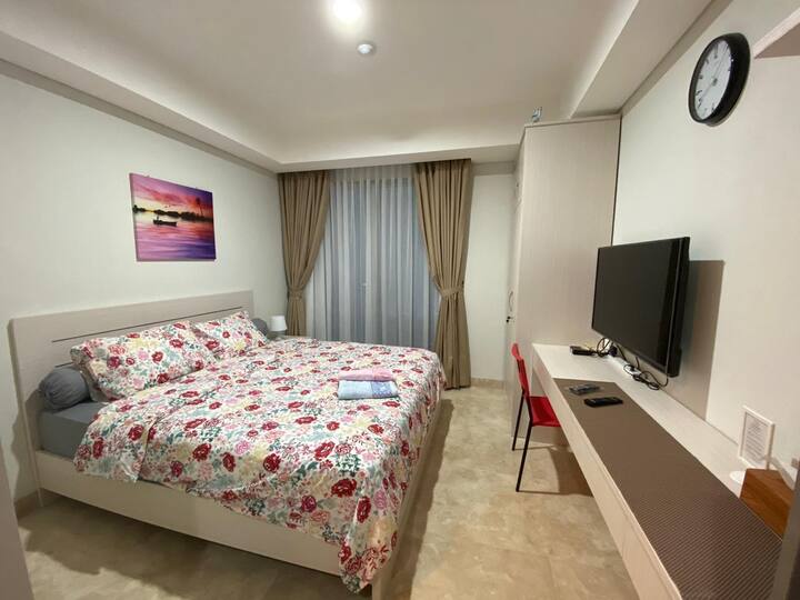 Cozy Clean & Beautiful Sea View Apt @Goldcoast Pik - 雅加達