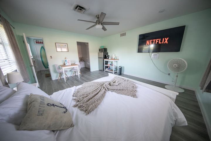 Centrally Located Charming Beach Suite In Sarasota - Siesta Key, FL
