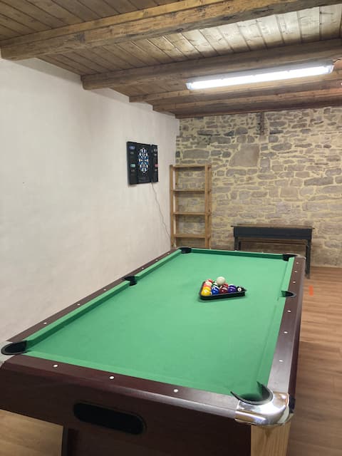 In Gustave's bed 12 people