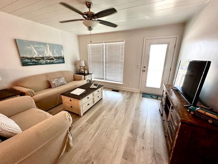 Beautiful Home, Steps Away From The Sand And Fun! - Lower Grand Lagoon, FL