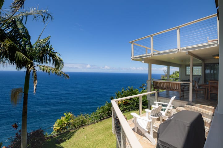 Paradise Bluff Upscale Home w/Endless Ocean Views - Houses for