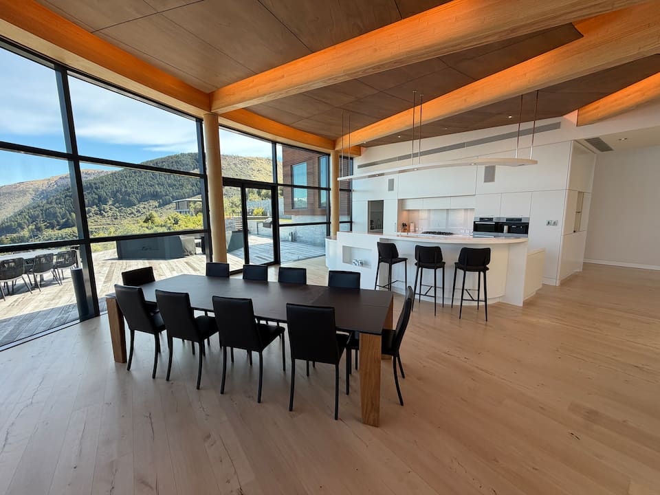 The Guesthouse at Jagged Edge, over Lake Wakatipu, Queenstown, Otago, New Zealand, photo 5 of 10