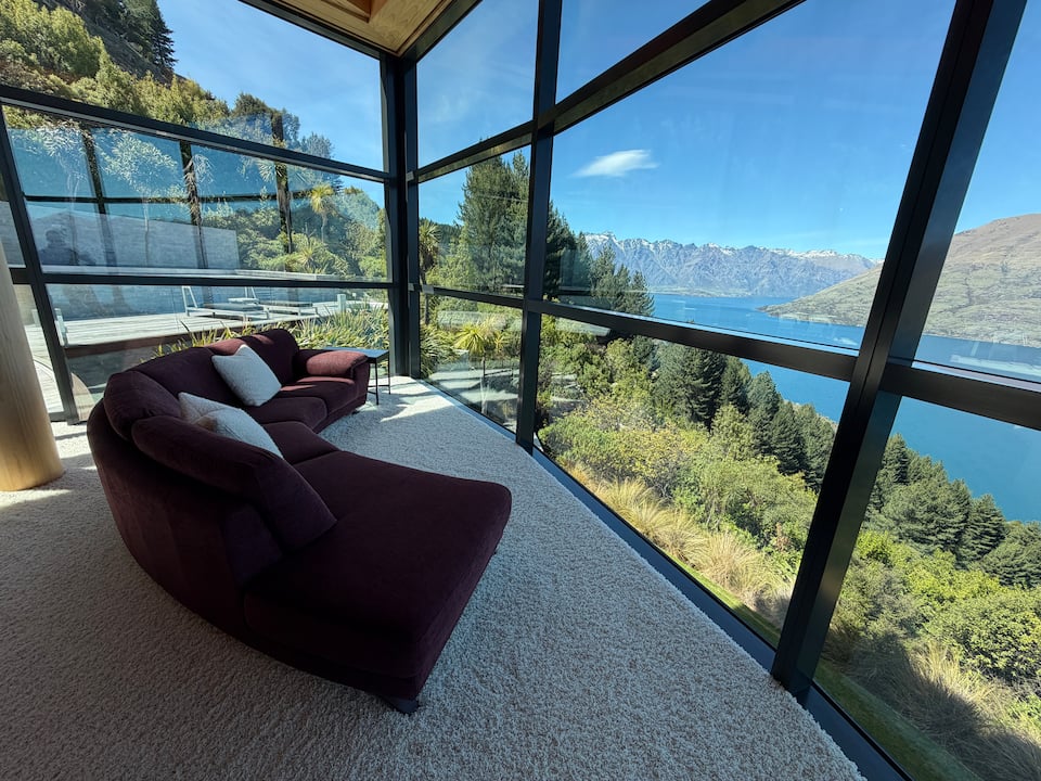 The Guesthouse at Jagged Edge, over Lake Wakatipu, Queenstown, Otago, New Zealand, photo 1 of 10
