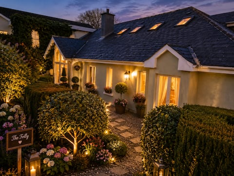 Kilkenny The Folly Gather, Celebrate & StayR95RYC8
