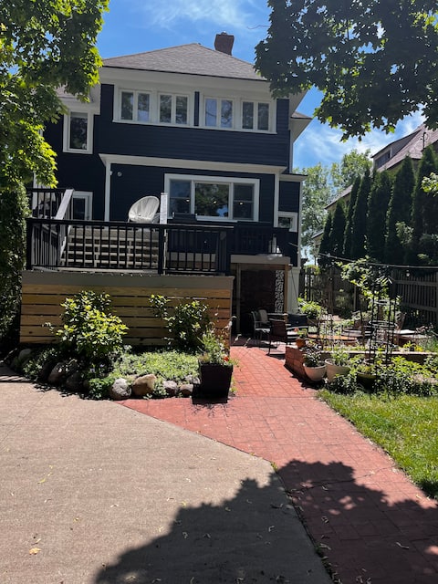 Foursquare large central located MQT sauna firepit