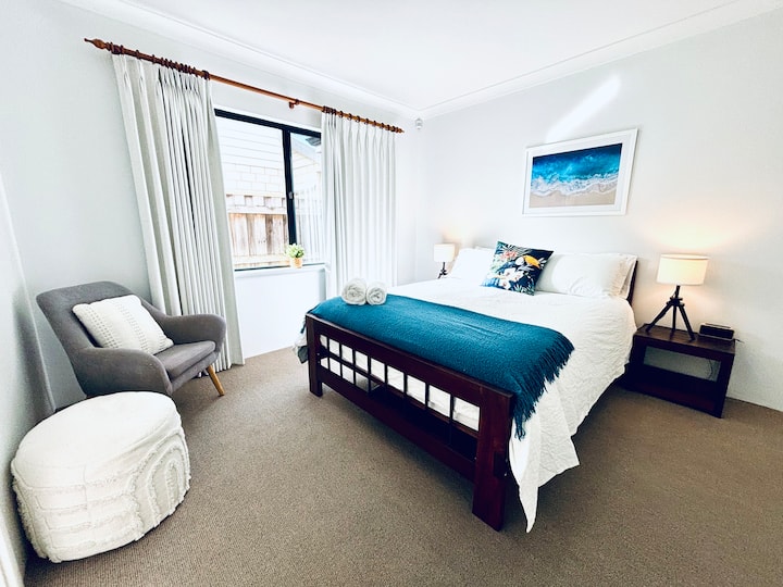 "Troon Retreat
New- Fully Ducted Cooling/heating! - Busselton