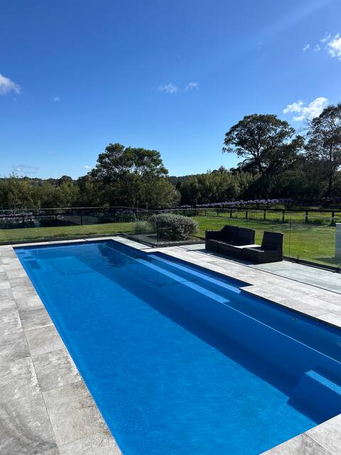 Kalamunda Estate with Pool, Fire Pit & BBQ Deck