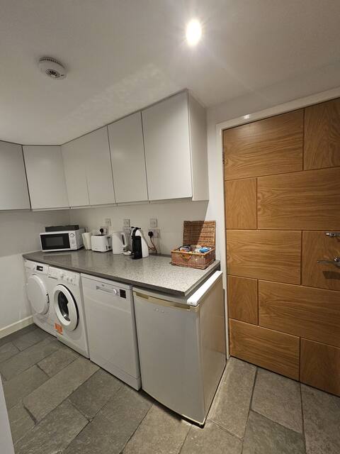 Successful Airbnb property: ‘Thistle-Doo’ Self Contained Annex in Rochdale