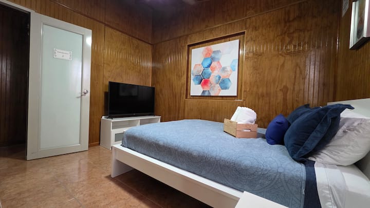 bračni krevet (160x200 
55 inča 