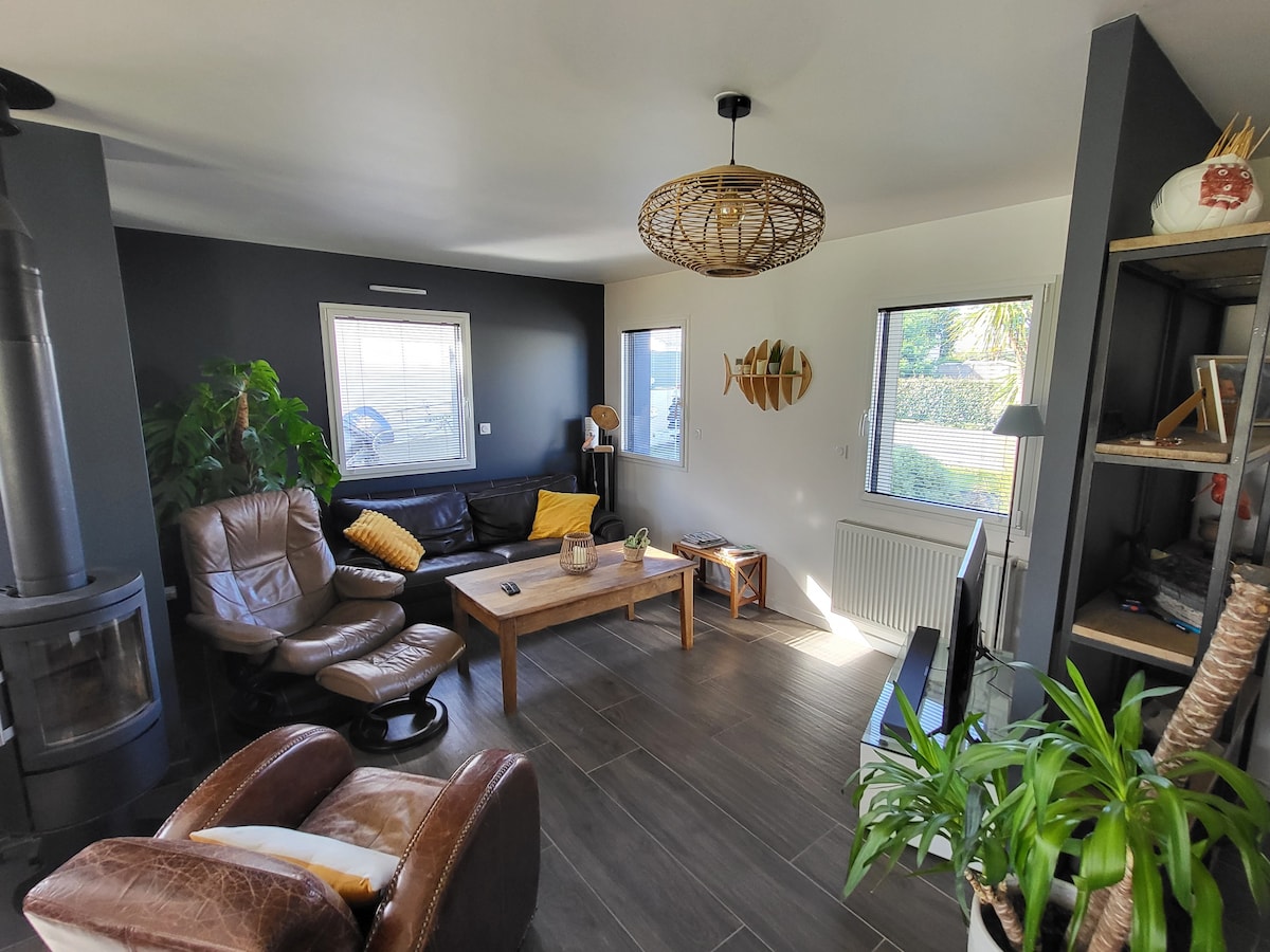 Popular Airbnb listing: Cancale: contemporary house close to the beaches in Cancale