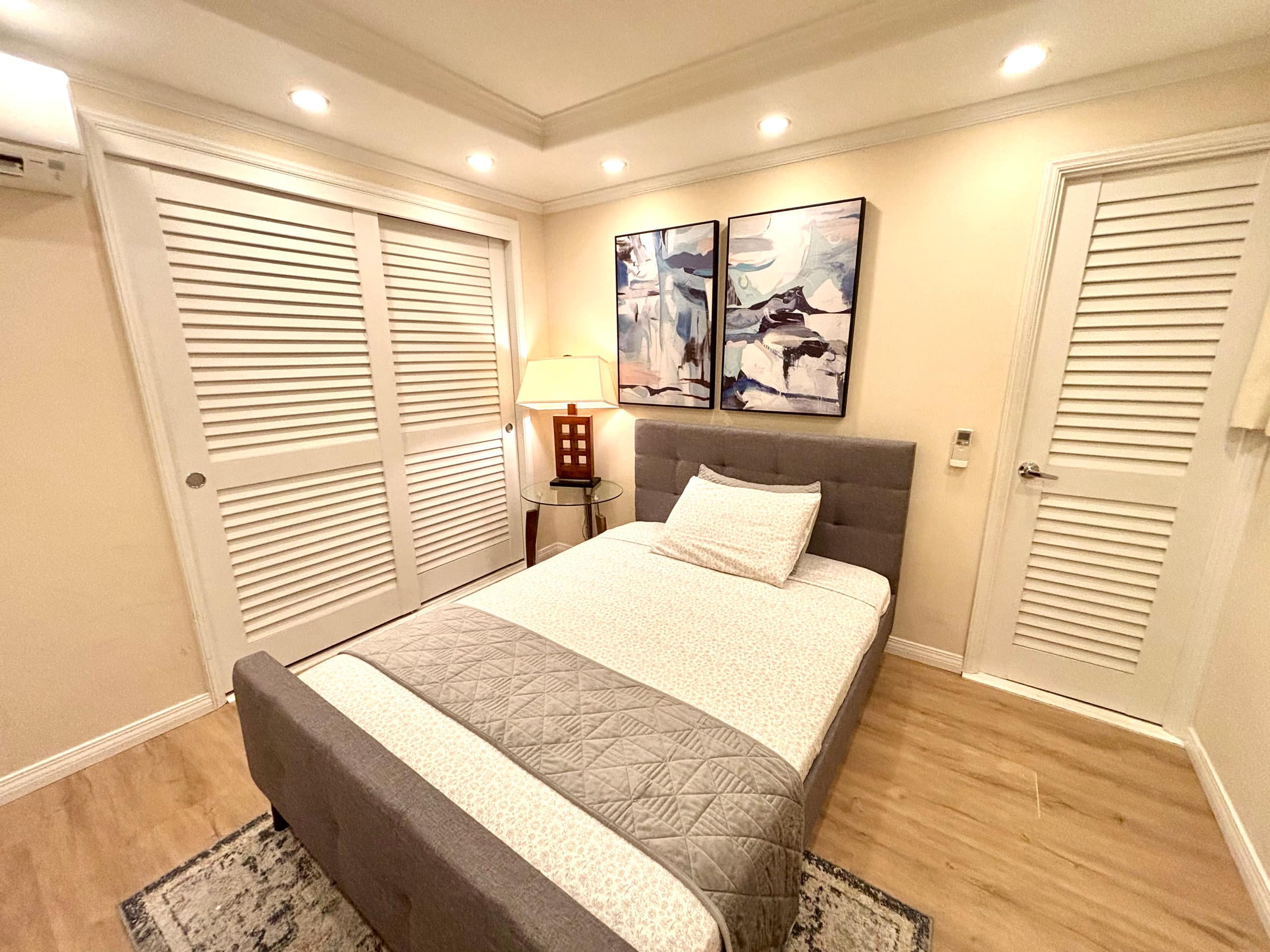 2 min to the Beach! Free Parking/AC/Washer/Dryer - Image 3