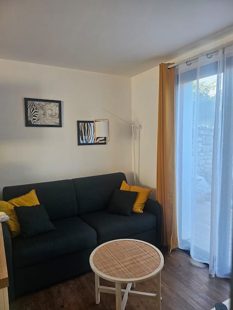 Propriété Airbnb réussie: CENTRE UZÈS LES CÈDRES CHARMING 3-STAR STUDIO à Uzès