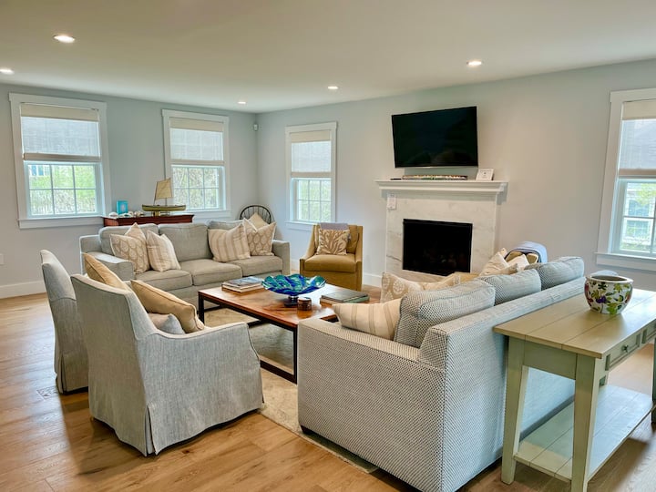 Relax With Great Pool, Location & Space @Cliffnest - Nantucket