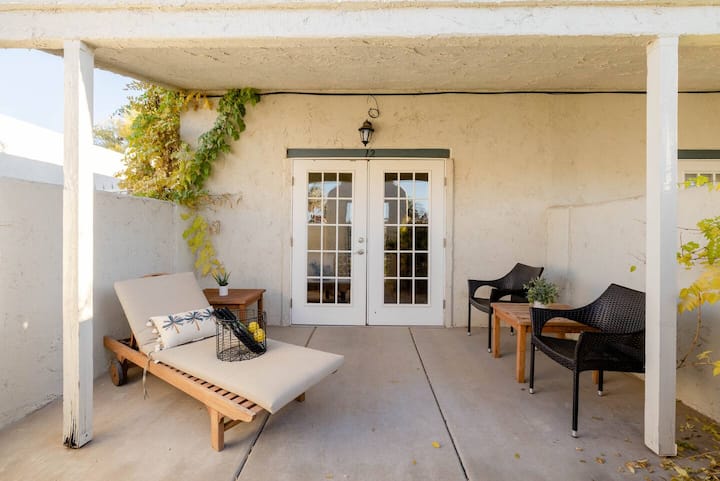 Poolside Retreat | Spa & Pickleball