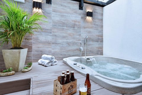 Private Jacuzzi Pad • Walk Everywhere • El Peñón