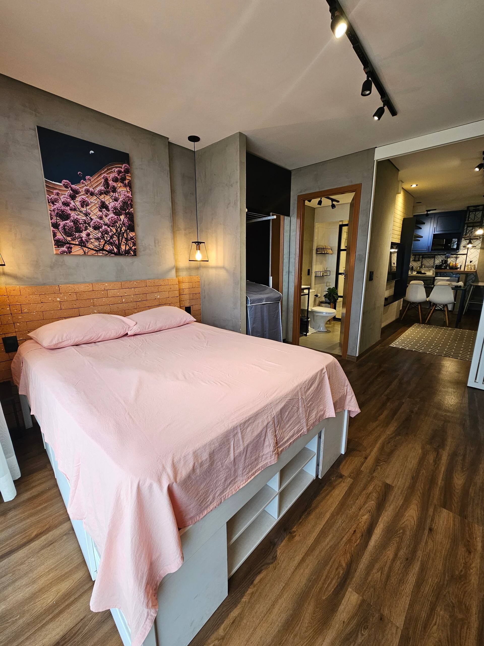 Industrial Loft in the heart of BH!