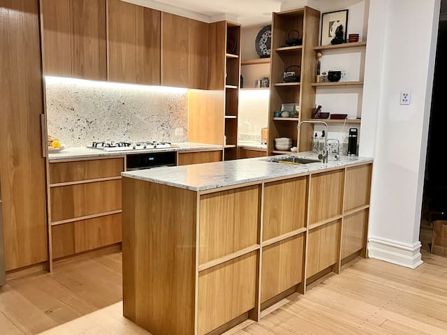 Beautiful Balmain East Terrace House gallery image 3