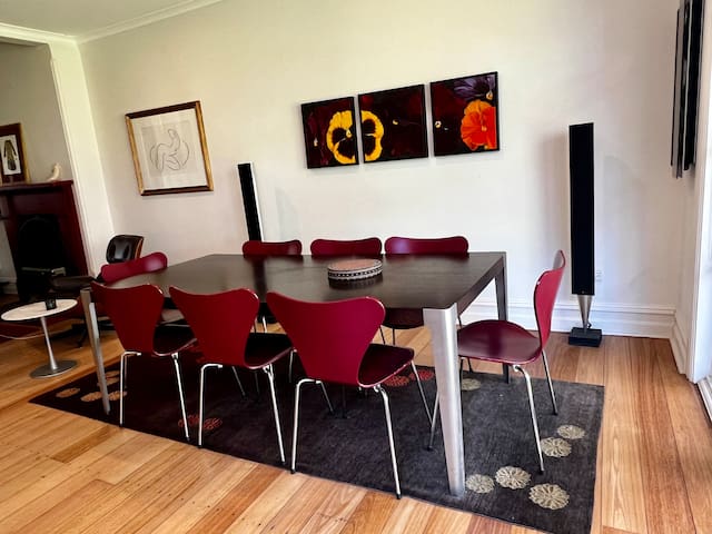 Beautiful Balmain East Terrace House gallery image 2