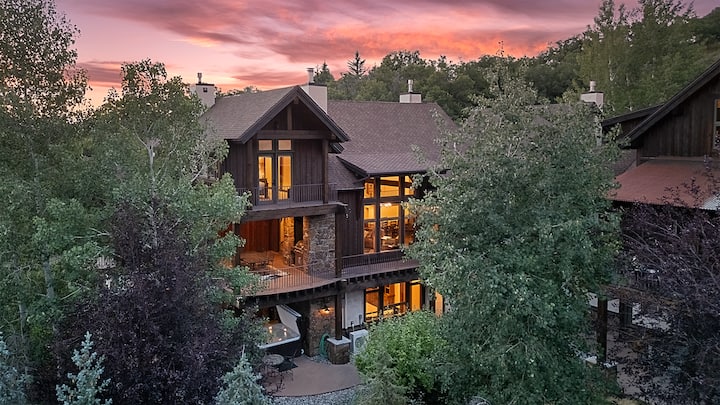 Stunning W/mountain Views + Hot Tub + Close To Skiing - Overlook Chalet - Steamboat Springs, CO