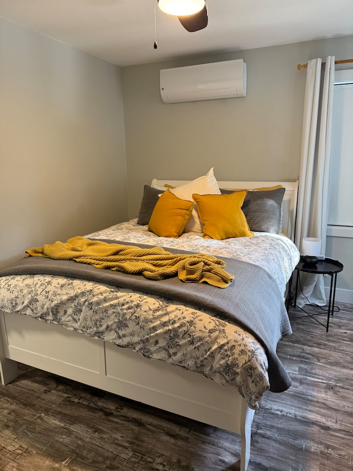 क्वीन बेड