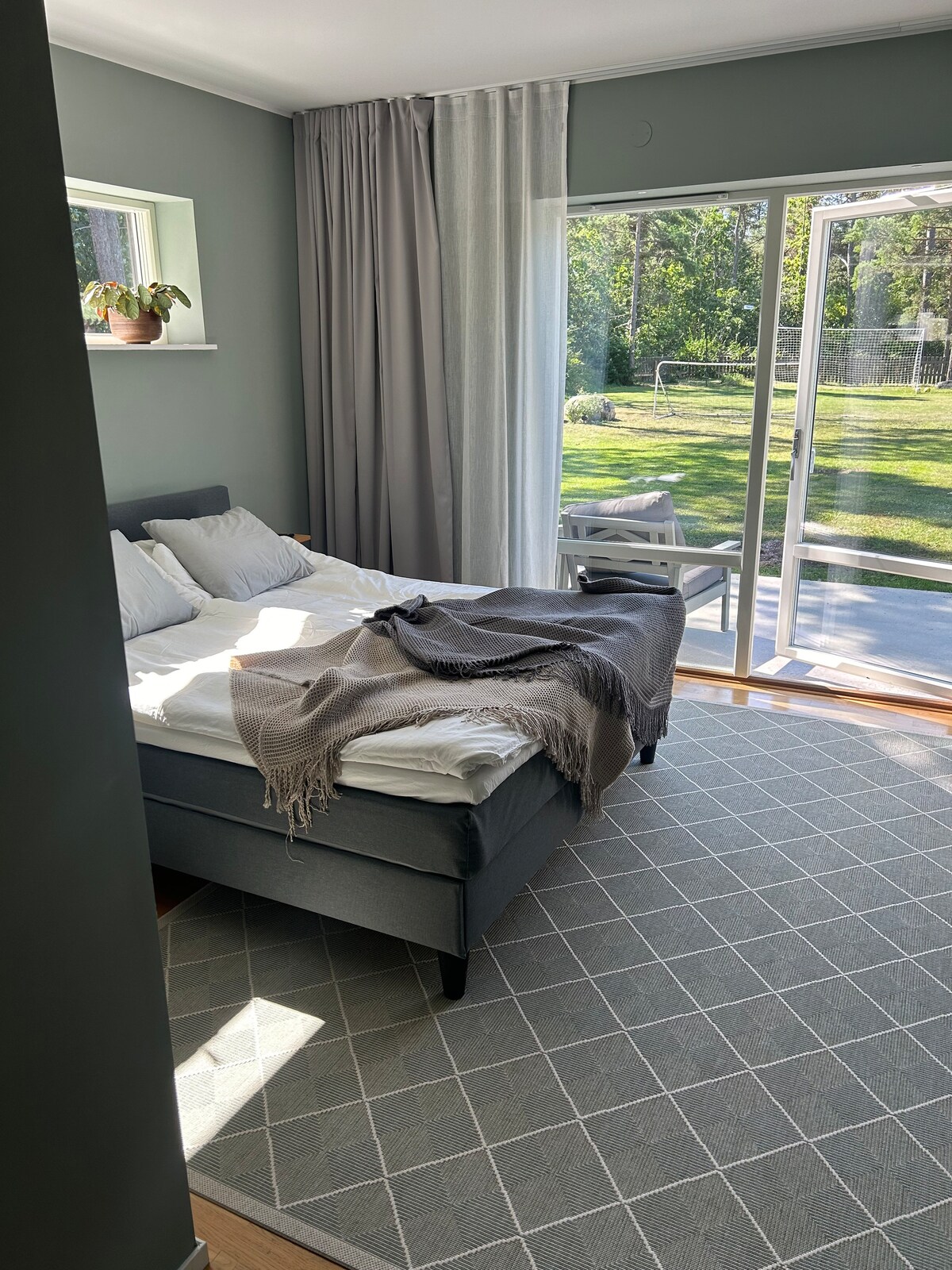 غرفة النوم 2