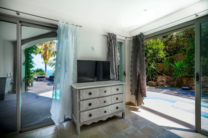 Villa Prestige En Bord De Mer ! Plages à Pieds ! - French Riviera