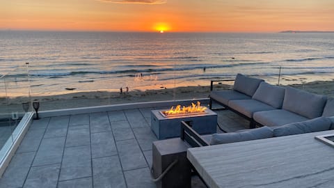 Oceanfront Penthouse with Private Deck & Grill