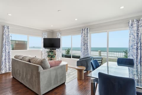 Oceanfront Penthouse with Private Deck & Grill