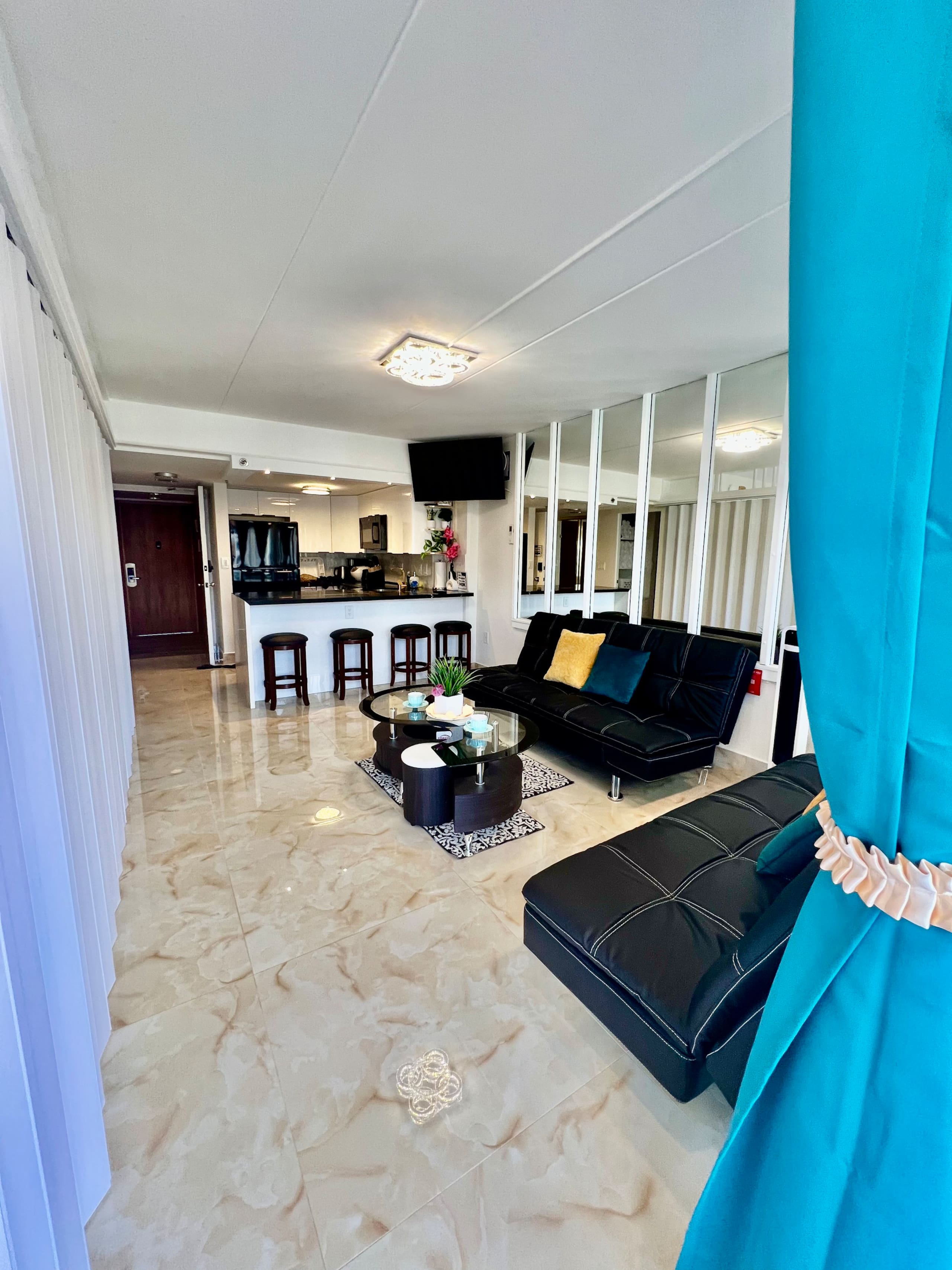 Condo in Honolulu · ★4.92 · 1 bedroom · 3 beds · 1 bath - Image 21