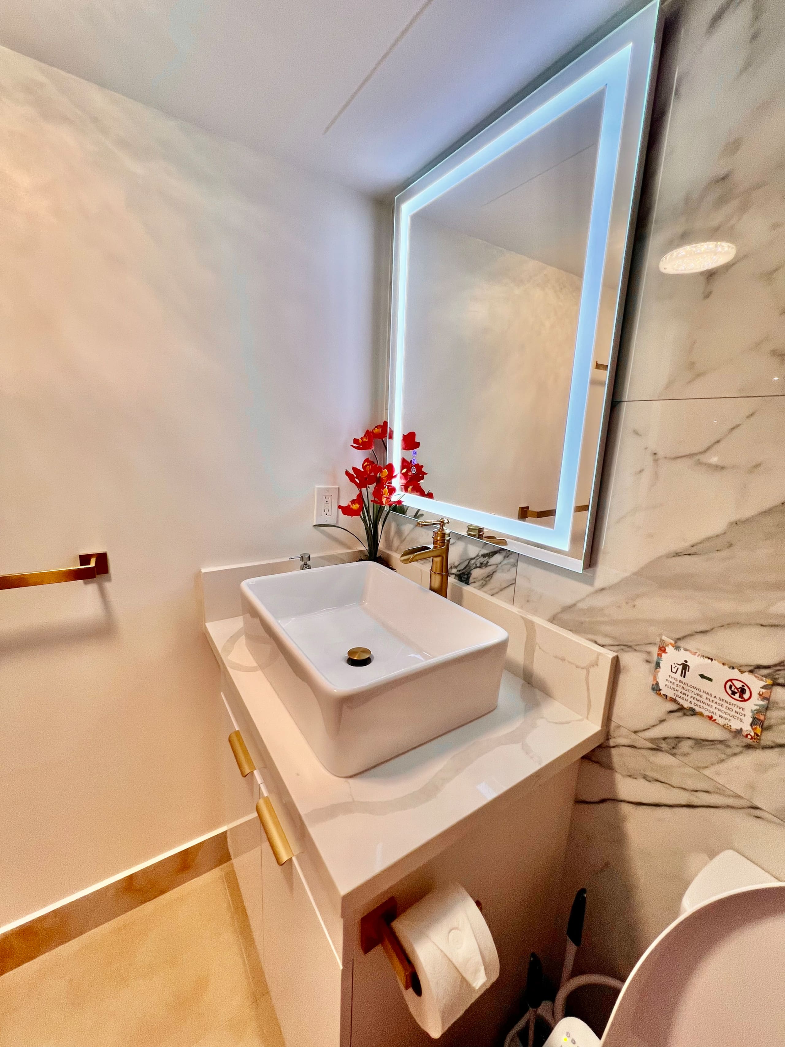 Condo in Honolulu · ★4.92 · 1 bedroom · 3 beds · 1 bath - Image 45