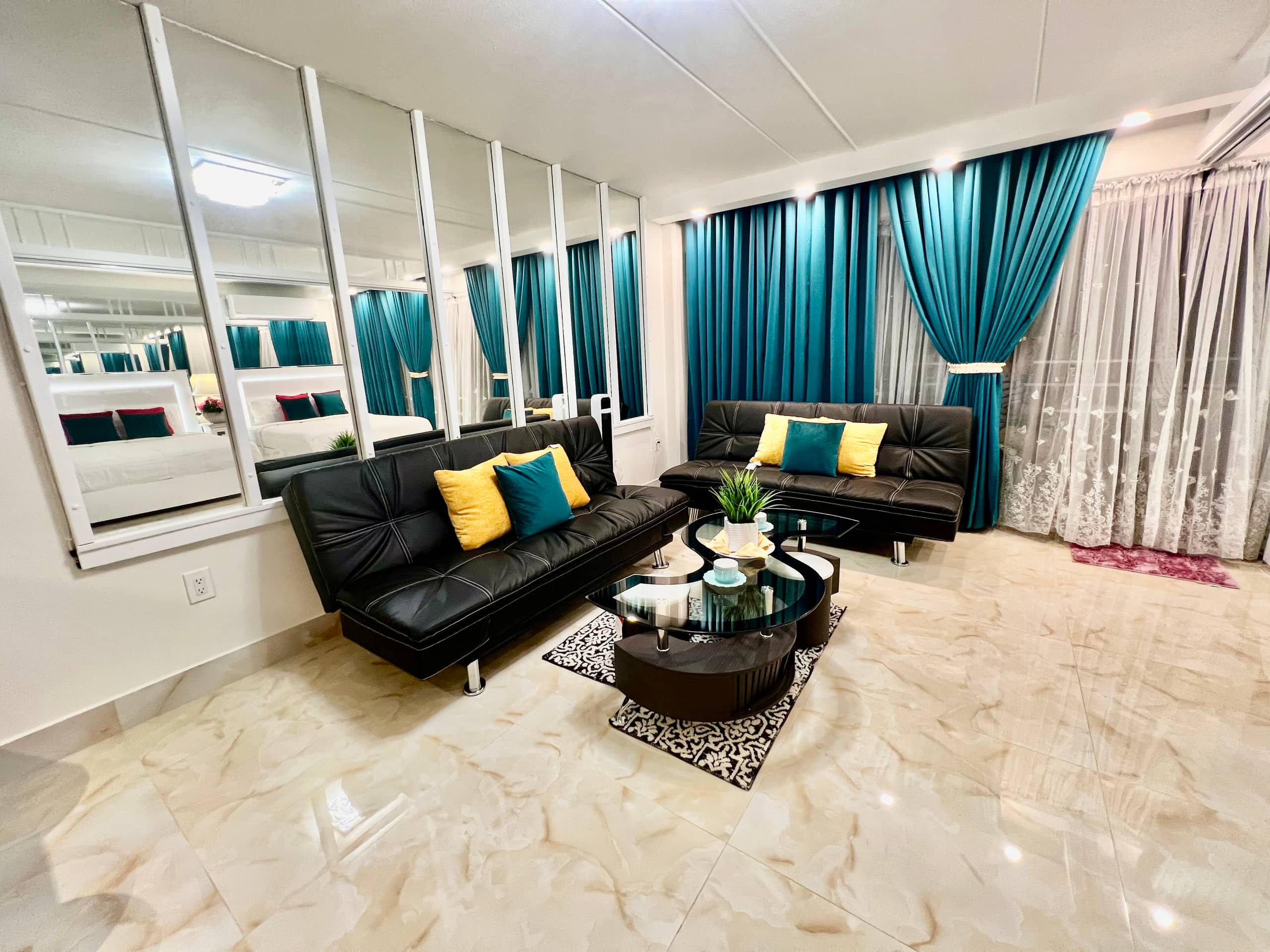 Condo in Honolulu · ★4.92 · 1 bedroom · 3 beds · 1 bath - Image 18