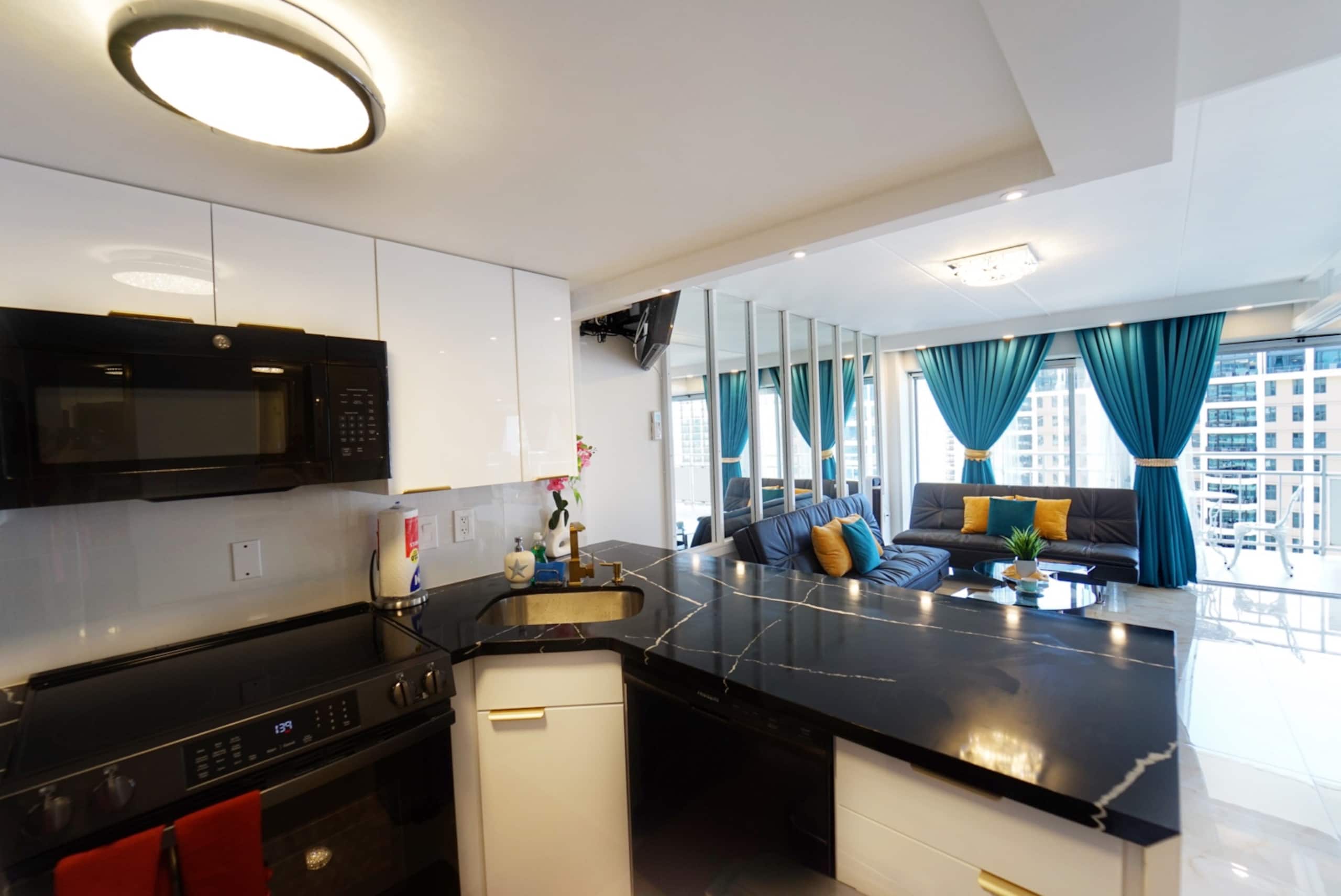 Condo in Honolulu · ★4.92 · 1 bedroom · 3 beds · 1 bath - Image 8