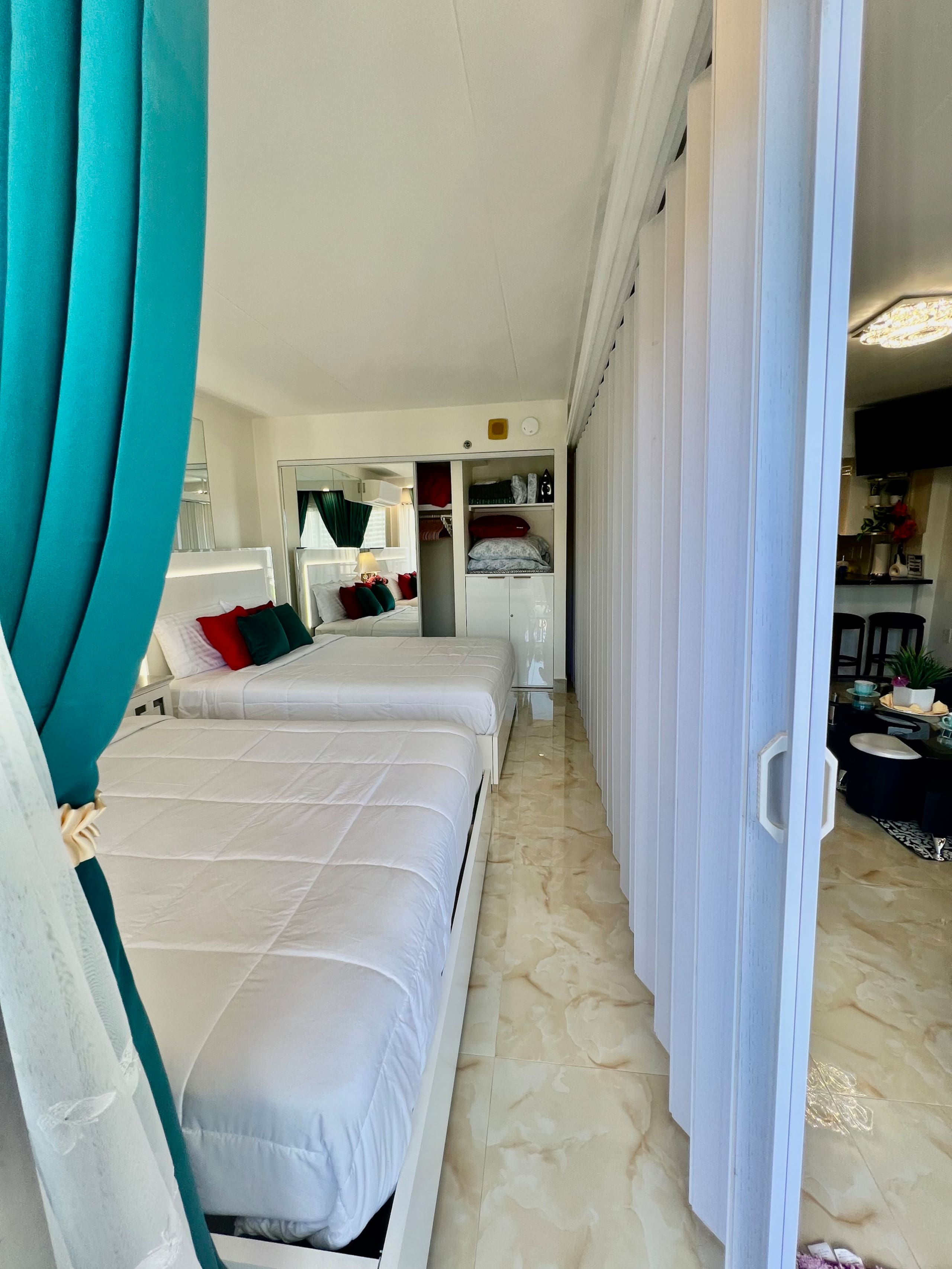Condo in Honolulu · ★4.92 · 1 bedroom · 3 beds · 1 bath - Image 19